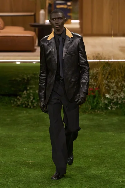 Look 75